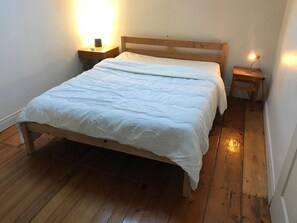 5 bedrooms, iron/ironing board, WiFi