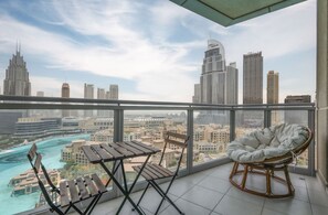 Room - Elite LUX Holiday Homes - Breathtaking Burj Khalifa Views 2 BHK in Downtown Dubai (Dubai)