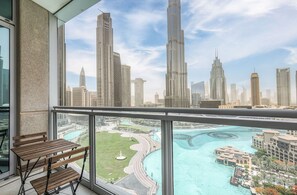 Room - Elite LUX Holiday Homes - Breathtaking Burj Khalifa Views 2 BHK in Downtown Dubai (Dubai)