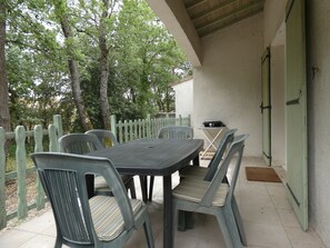 Outdoor dining - Tree-lined vacations at the foot of Mont Ventoux (Mormoiron)