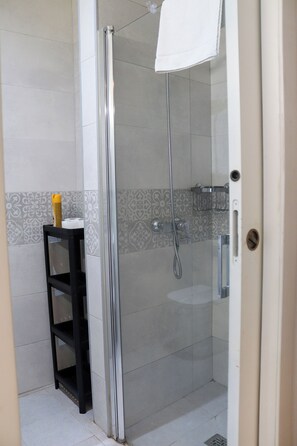 Free WiFi - Hostel Ibarra by Bossh! Hotels (Seville)
