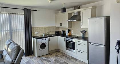 SkyView - 3-bedroom apartment in superb Strathfoyle with WiFi