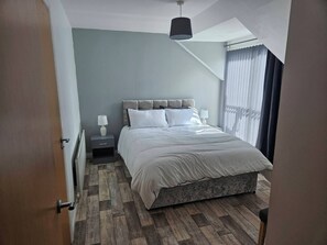 3 Schlafzimmer, Bügeleisen/Bügelbrett, WLAN, Bettwäsche