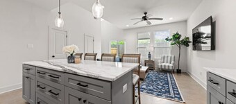 Cajun French House*2 King Beds*Fast Wi-Fi*Garage