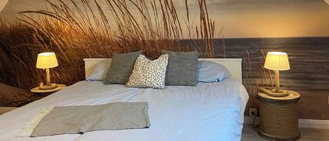 2 bedrooms, iron/ironing board, free WiFi