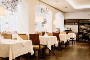 Restaurant - Kurhotel San Andreas (Bad Fuessing)