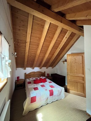 2 slaapkamers, een strijkplank/strijkijzer