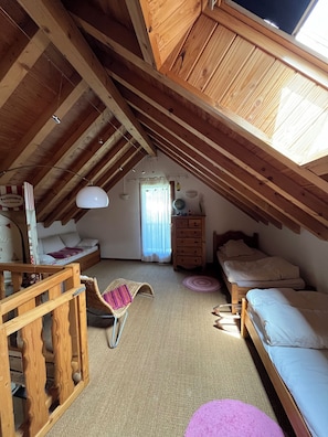 2 bedrooms, iron/ironing board