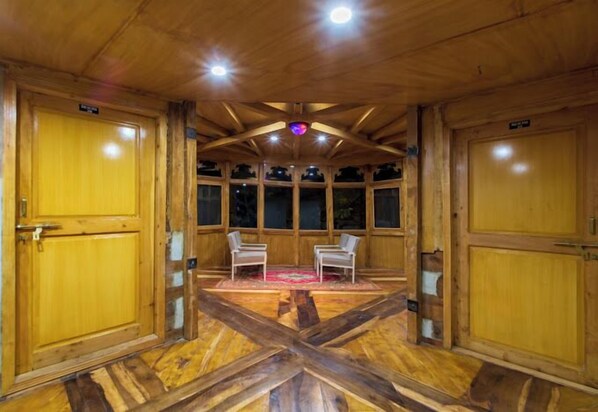 Executive Cottage | Free WiFi - Snowland Guest House Skardu (Skardu)