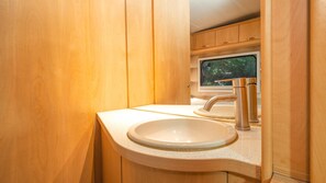 1 bedroom, free WiFi - Gyeongju Yongcheonsu Caravan (Gyeongju)