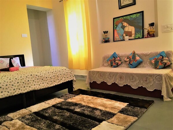 4 makuuhuonetta, työpöytä, silitysrauta/-lauta, ilmainen Wi-Fi