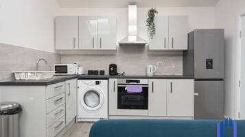 Fridge, microwave, oven, coffee/tea maker