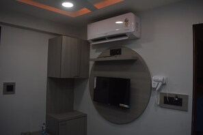 Superior Studio Suite | Hypo-allergenic bedding, desk, rollaway beds, free WiFi - Hotel Green Fortune (Ahmedabad)