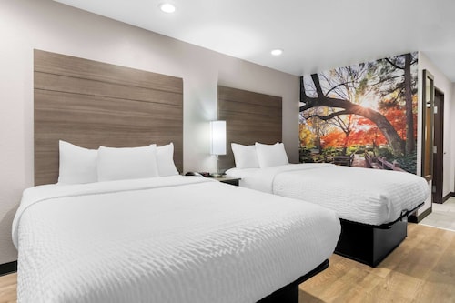 Clarion Pointe Fort Worth East - Arlington