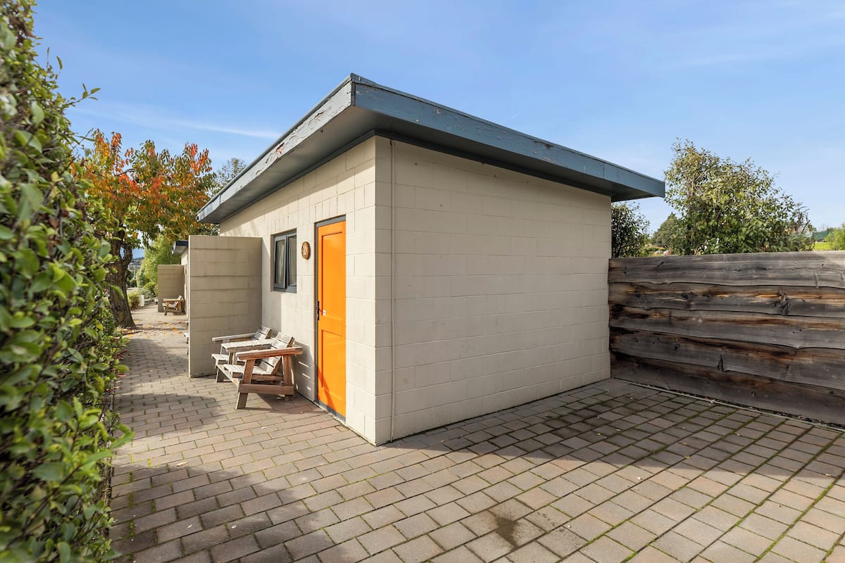 Standard Cabin - No Ensuite - Queen Bed and Bunk Bed | Terrazza/patio