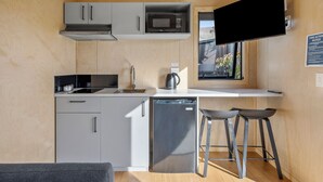 Tiny Cabin - No Ensuite | Cucina privata