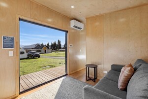 Tiny Cabin - No Ensuite | Living area