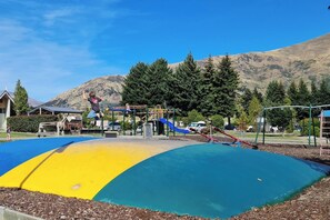 Area giochi per bambini (all'aperto)