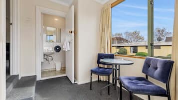 Standard 2 Bedroom Ensuite Cabin | Bathroom | Shower