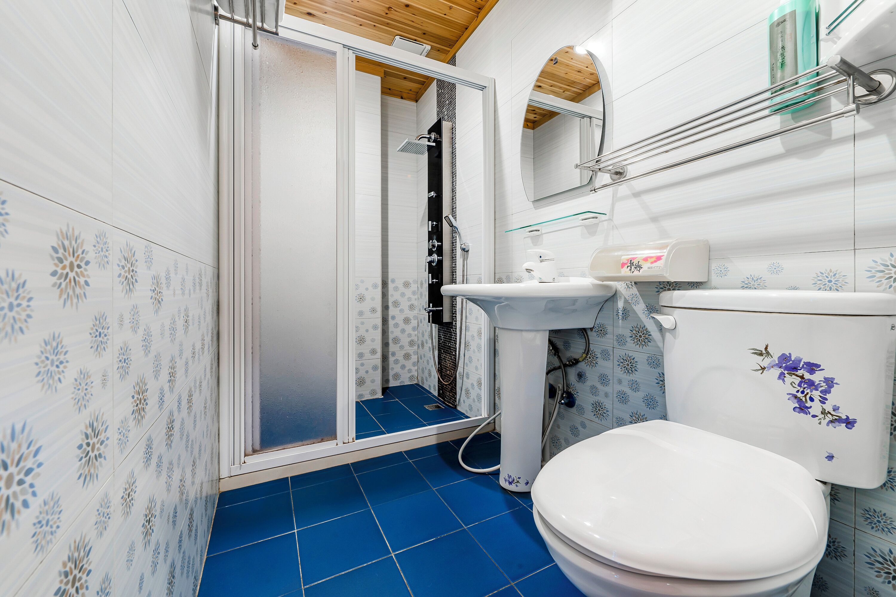 Quadruple Room | Bathroom