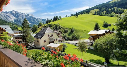 Almhof Alpin Apartments & Spa