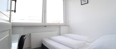 1 Schlafzimmer, Schreibtisch, laptopgeeigneter Arbeitsplatz