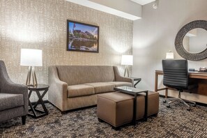 Skrivebord, skrivebord for bærbar PC og strykejern/-brett