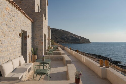 Accessible Double Room By Yerma Suites Limeni