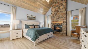 4 Schlafzimmer, Schreibtisch, Bügeleisen/Bügelbrett, Reisekinderbett