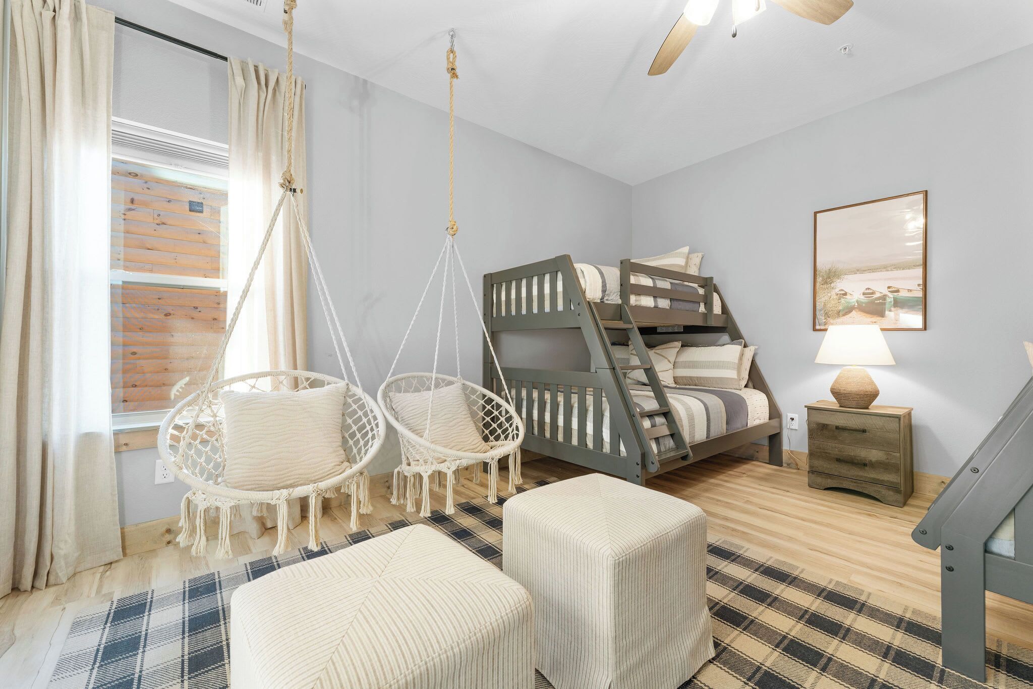 4 Schlafzimmer, Schreibtisch, Bügeleisen/Bügelbrett, Reisekinderbett