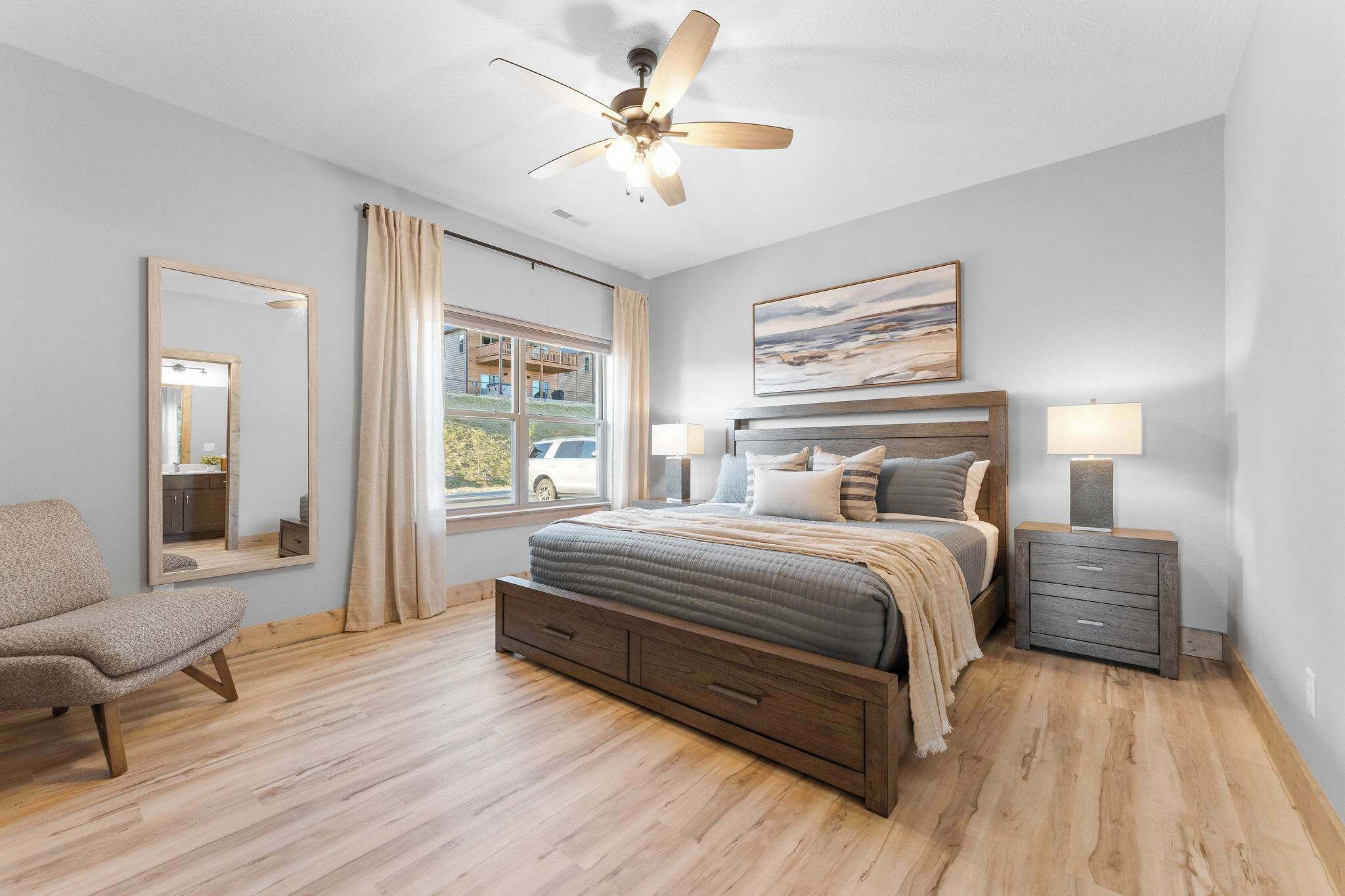 4 bedrooms, desk, iron/ironing board, travel crib