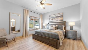 4 bedrooms, desk, iron/ironing board, travel crib