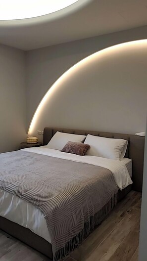 Standard Double Room, Private Bathroom, Mountain View | Soundproofing, free WiFi - Quhua Sweety B&B (Dongshan)