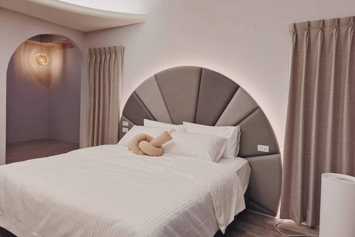 Deluxe Double or Twin Room, 1 Bedroom, Private Bathroom | Soundproofing, free WiFi