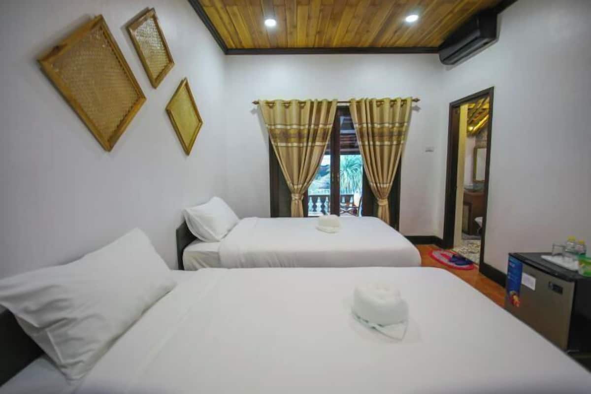 Egyptian cotton sheets, premium bedding, down duvets, pillow-top beds