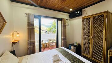 Superior Double Room, Patio | Egyptian cotton sheets, premium bedding, down comforters, pillowtop beds