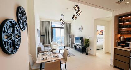 Luxury 1-Bedroom Apartment At Burj Crown.