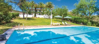 Nice home in Higuera de la Sierra