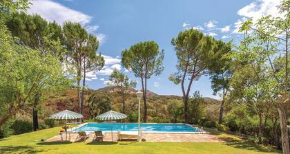Nice home in Higuera de la Sierra