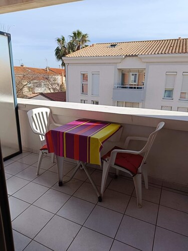APPARTEMENT T2 CLIM ET TERRASSE + PLACE DE PARKING PRIVATIVE