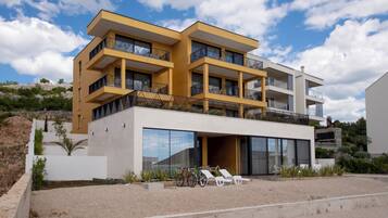 Bagian depan properti