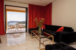 Apartment | Living area | 120-cm Smart TV with digital channels