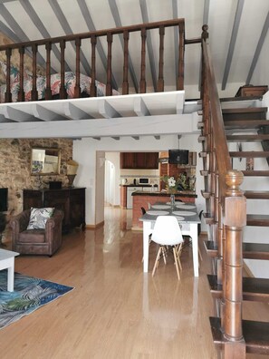 Interior - LA KAZE, near the beach (Serra d' El-Rei)