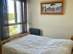 2 bedrooms, WiFi - 2-bedroom apartment with parking in St Jean de Monts, direct beach access (Saint-Jean-de-Monts)