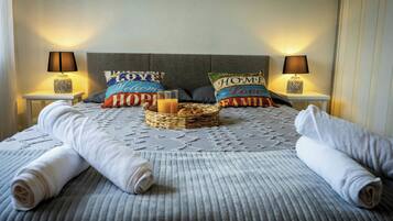 1 bedroom, desk, iron/ironing board, WiFi