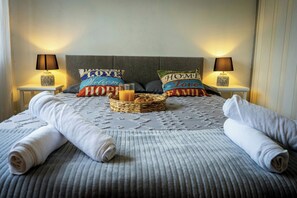 1 bedroom, desk, iron/ironing board, WiFi - Lakeside Nook | Garden & Parking | 4 people (Birmingham)
