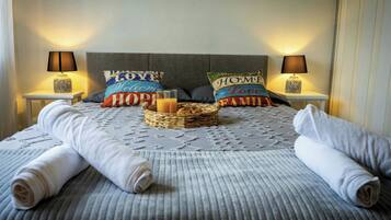 1 bedroom, desk, iron/ironing board, WiFi
