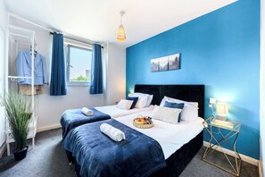 2 bedrooms, desk, iron/ironing board, WiFi