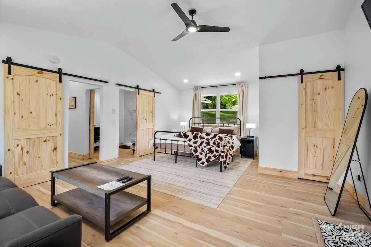 5 bedrooms, iron/ironing board, travel crib, WiFi