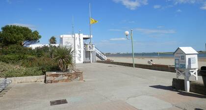 Villa Confortable 6 Pers. ClimatisĂ©e, Proche Plage du Grazel, Calme, Tout ĂquipĂ©e, Stationnement Inclus